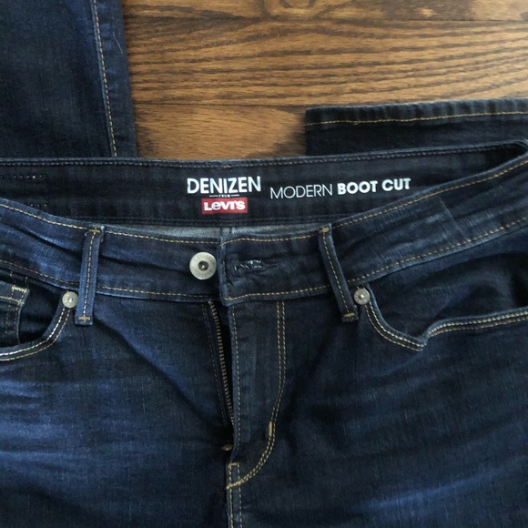 Levi’s Dark Wash Boot Cut Jeans - Picture 3 of 4